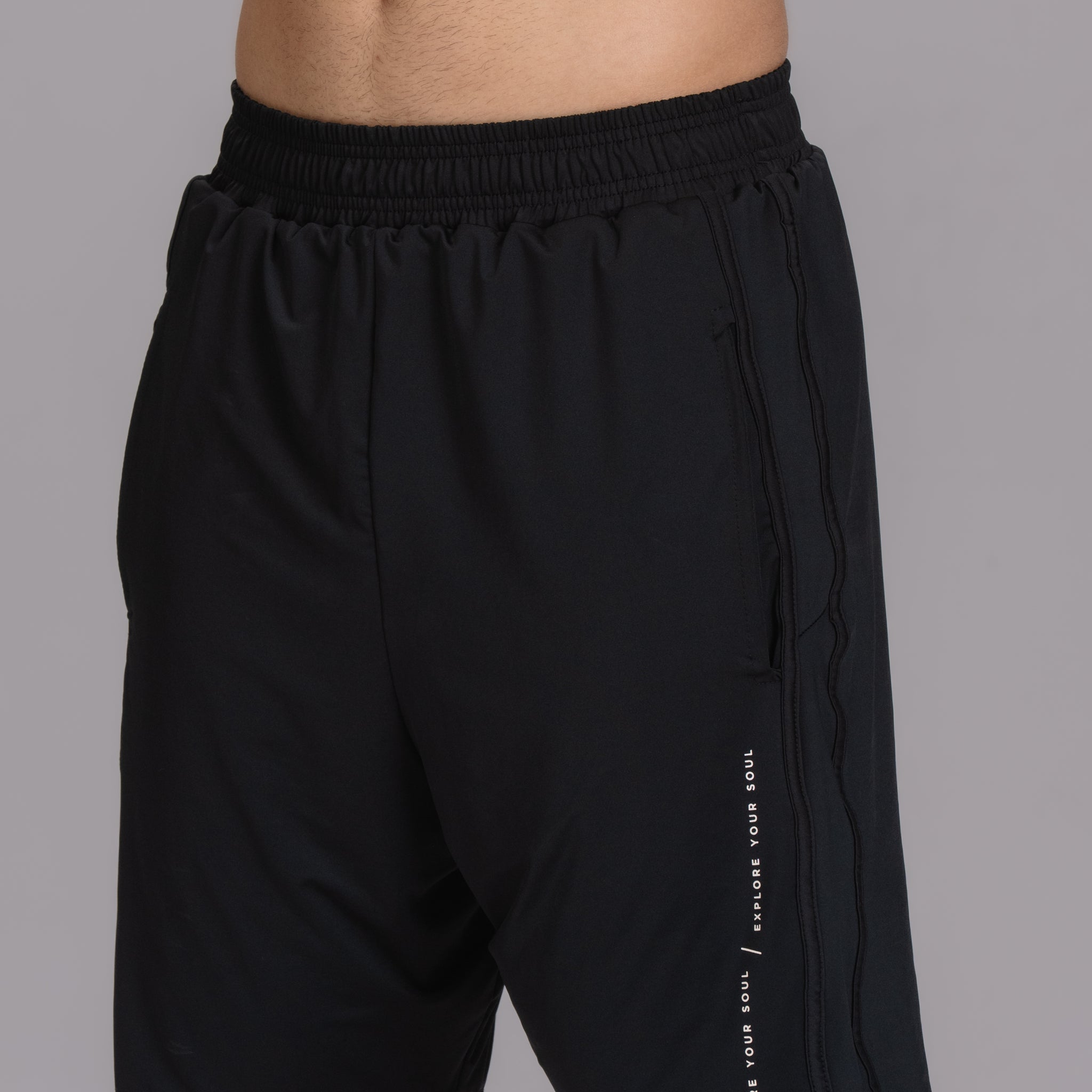 BERMUDA MASC DRY FIT EXPLORE YOUR SOUL